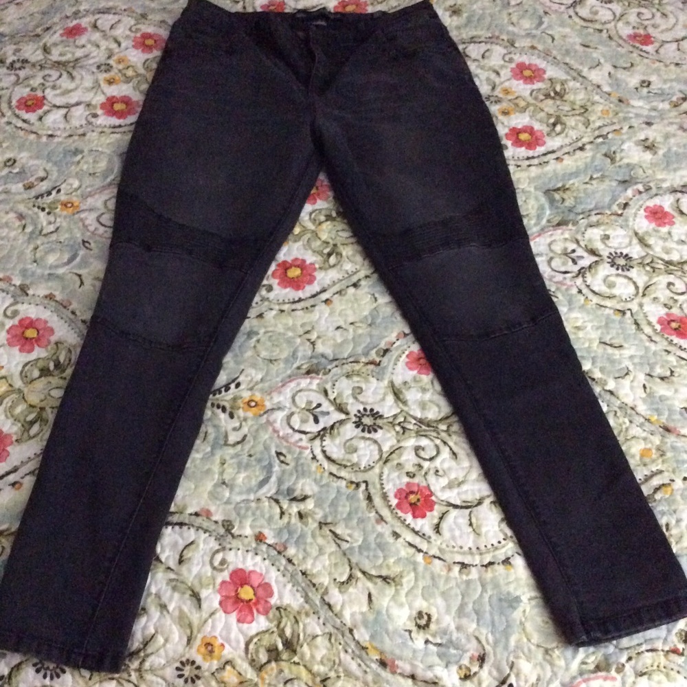Chic Denim Black Skinny Jeans Mid Rise